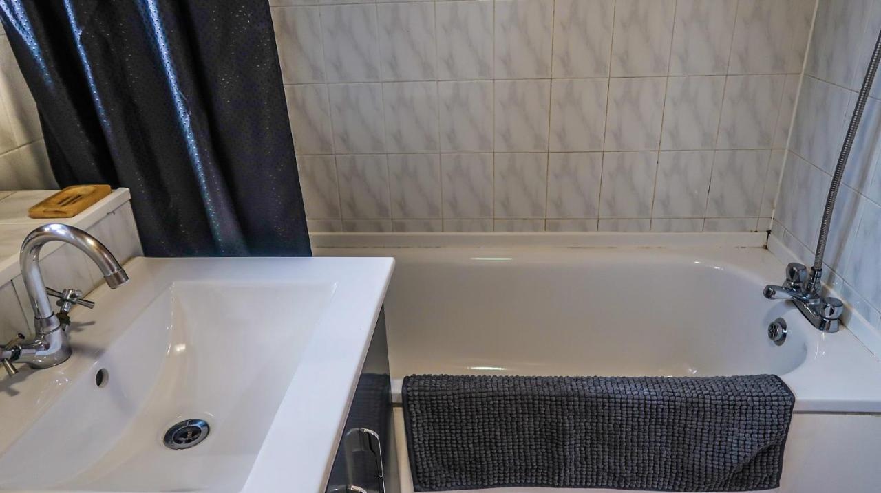 Cozy Double Room - Only Room London Bagian luar foto